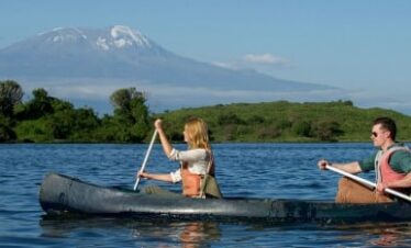 Canoeing-Arusha-National-Park-lake-momella